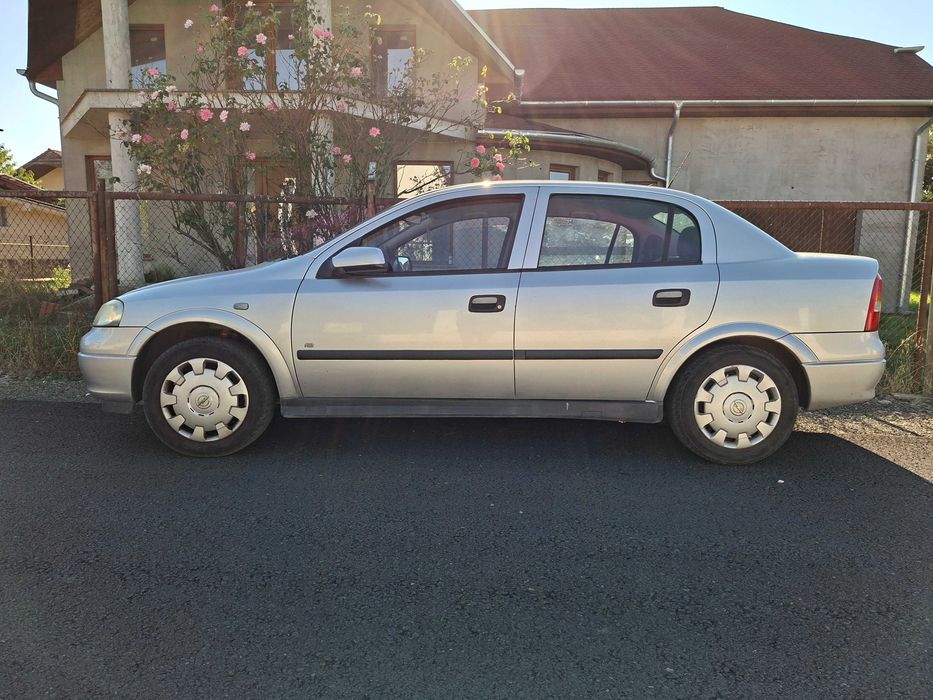 Autoturism Opel Astra 2007