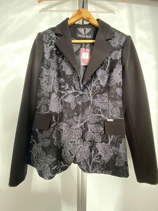 Марков елегантен дамски костюм Vogeli