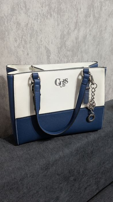 Дамска чанта Guess