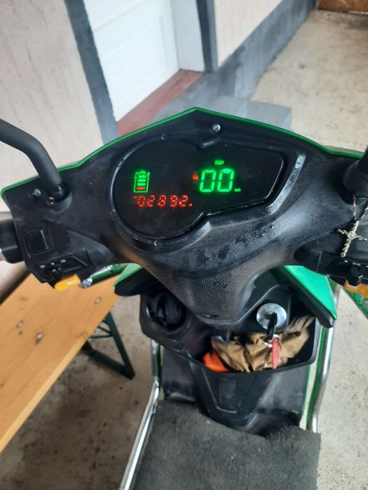 Vand scuter electric