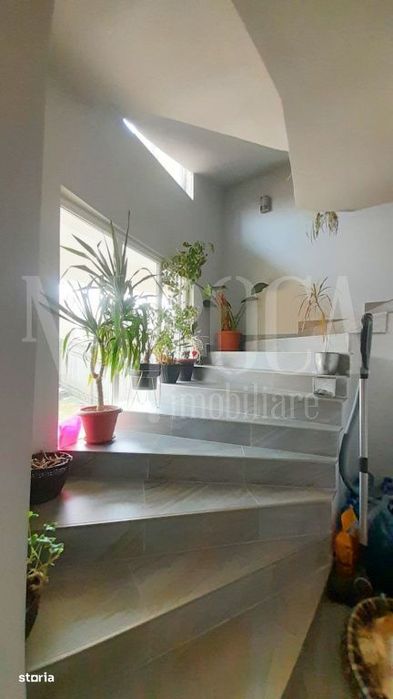 Casa 8 camere de vanzare in Luna de Sus