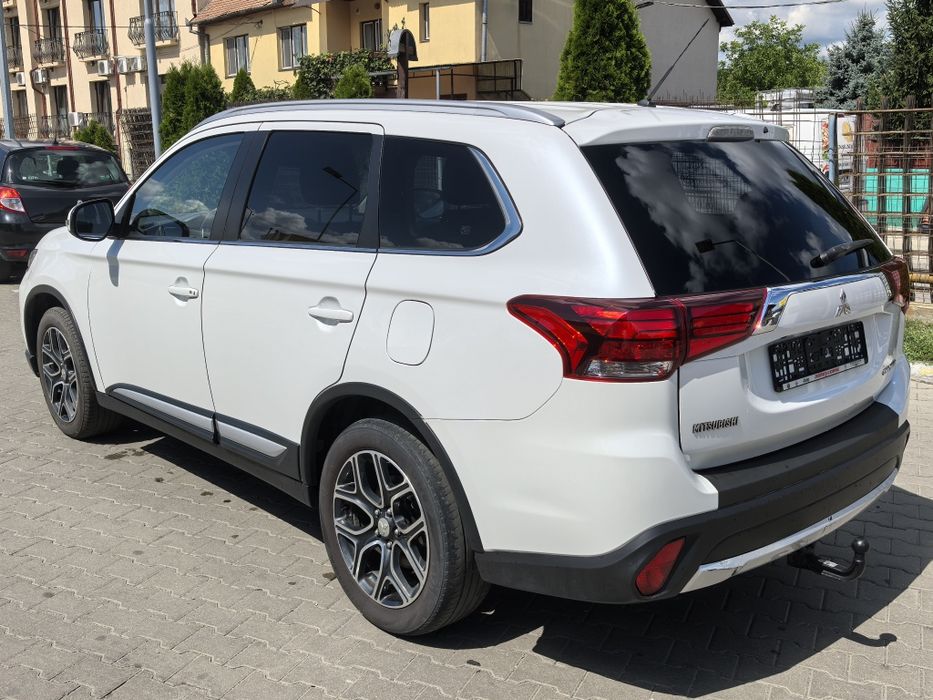 Mitsubishi Outlander 2016
