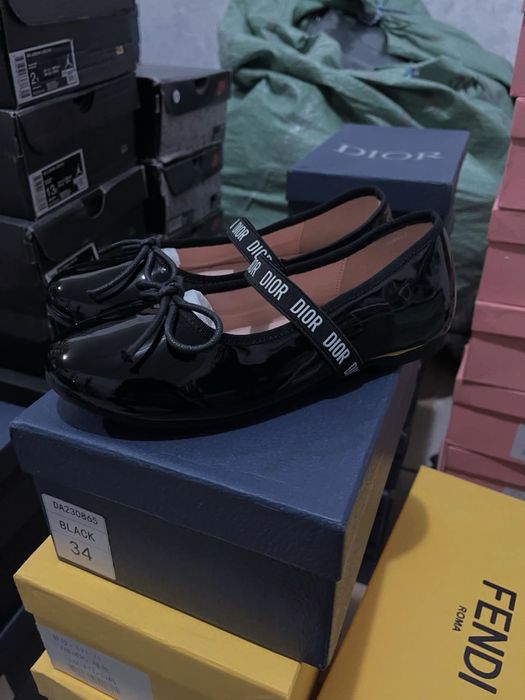 Продам туфельки для девочек