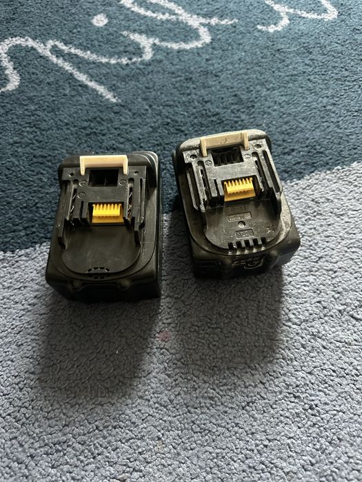 Baterii makita  pret ambele 250 lei