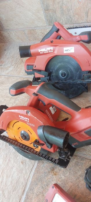 Vând scule hilti în  milwaukee