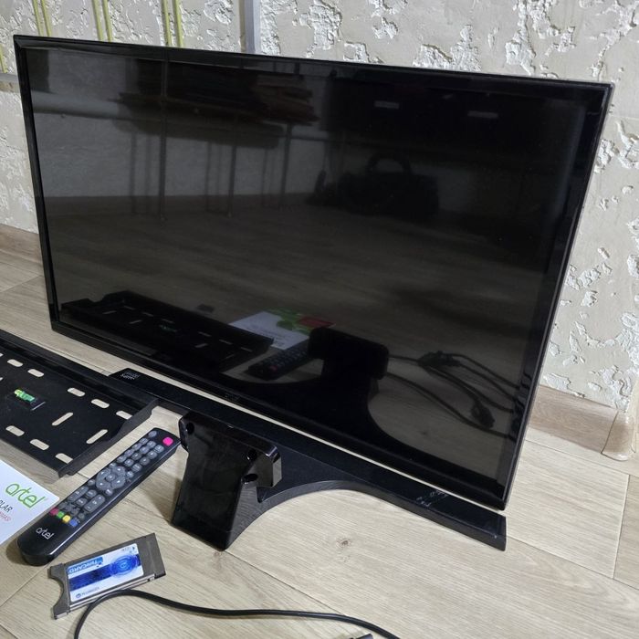 Телевизор Artel LED 32/9100