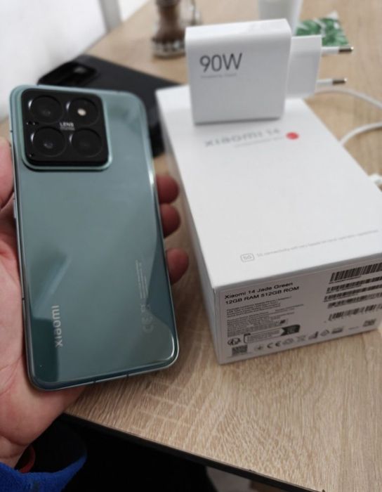 Vând sau Schimb Xiaomi 14 512GB Green Impecabil