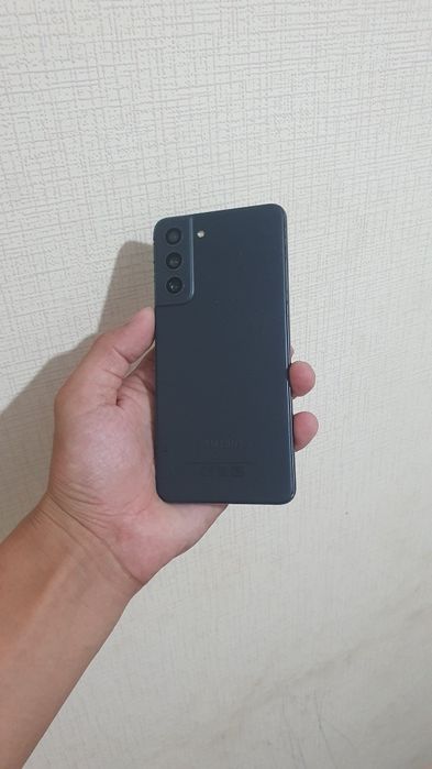 Продам телефон Samsung S21 FE