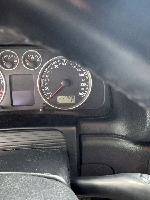 Фолксваген Пасат В5,5 седан 131 к.с. 2002 година