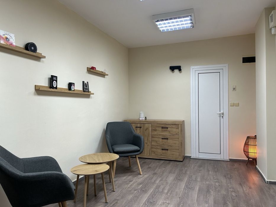 Дава се под наем Офис в Варна, Централна поща - 15 кв.м за 5.1 € - Снимка #1