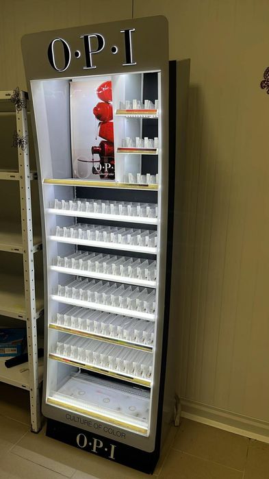 Цялостно оборудване за салон - маникюр , педикюр , мебели