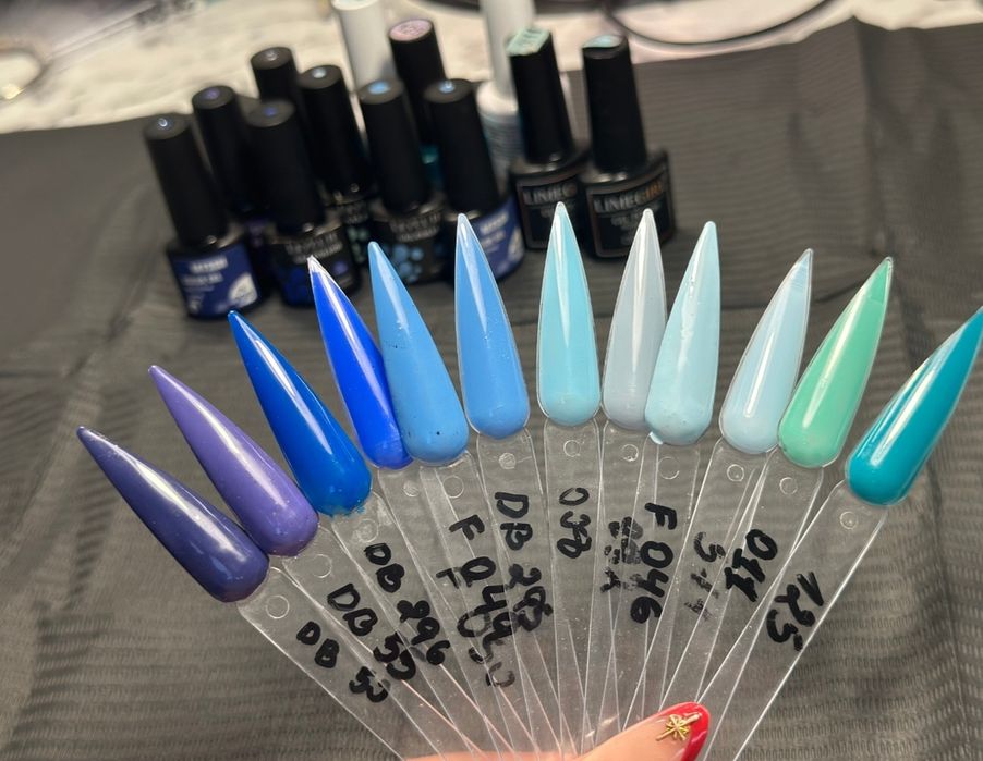 Малки гел лакове .