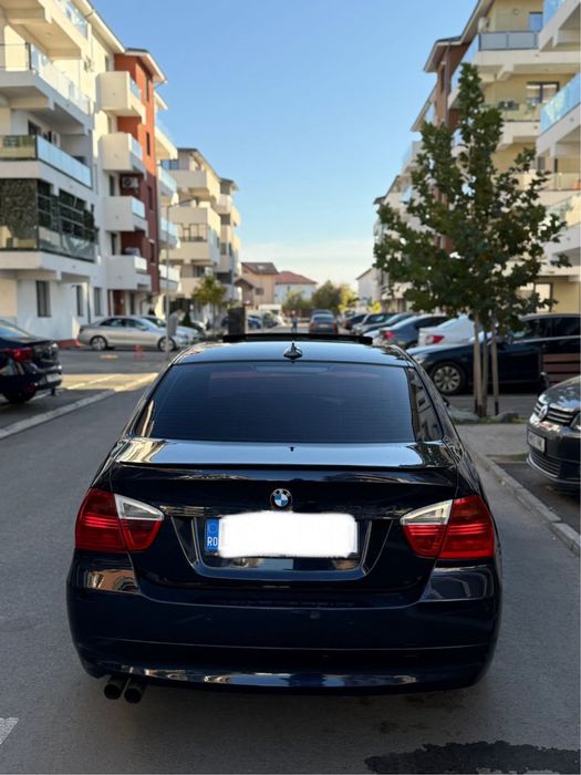 BMW   E90