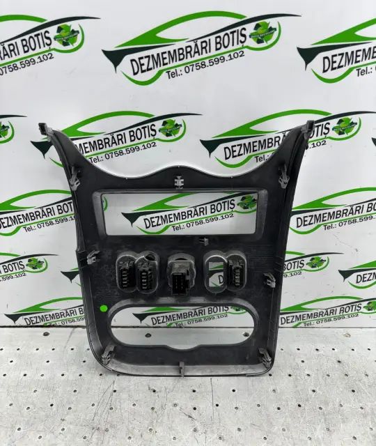Consola centrala Dacia Sandero 2011 1.5 dCi MT (88 hp)