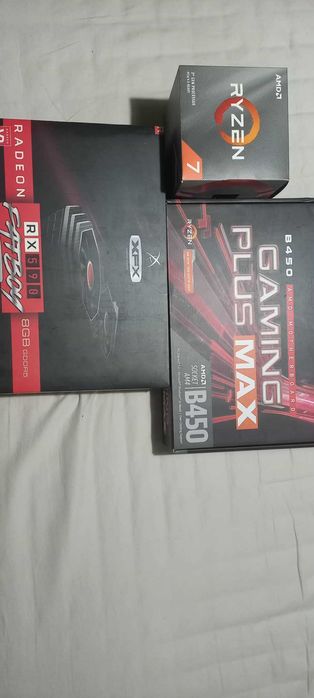 Ryzen 7 3800x; RX590; 64 GB RAM DDR4; MSI B450 Gaming Plus; Carcasa