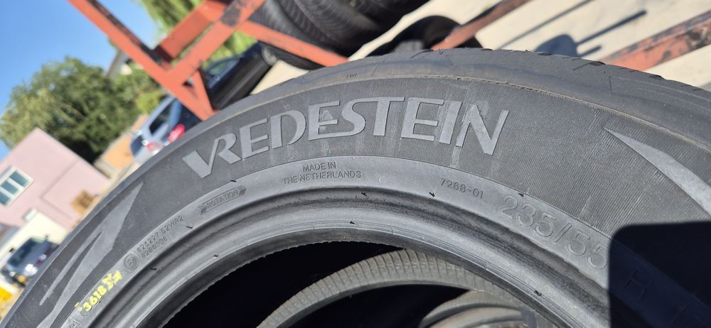 235 55 17 Vredestein M+S