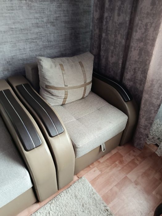 Продам комплект мягкой мебели