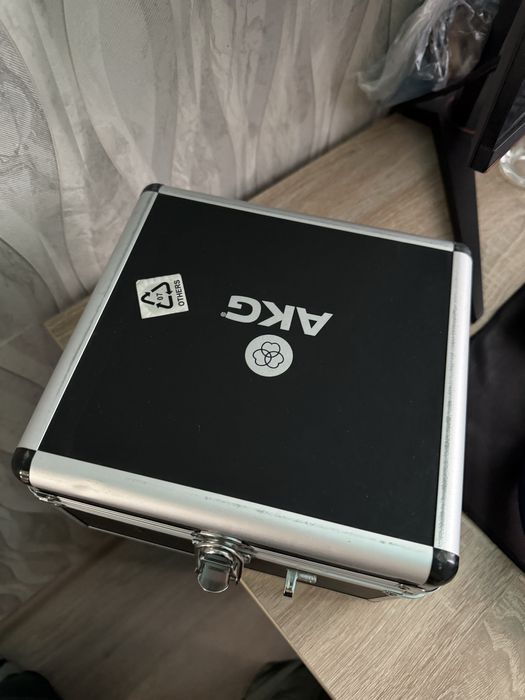 Микрофон AKG P220