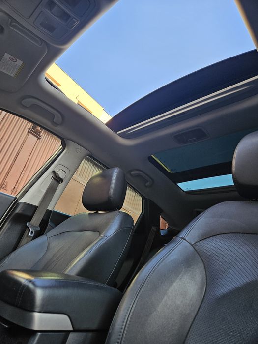 Hyundai ix35 blue drive