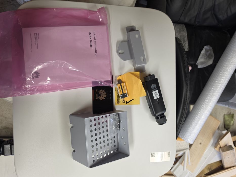 Huawei SUN2000-12KTL-M2 (12 kW) + Smart Dongle WLAN + Kit complet montaj