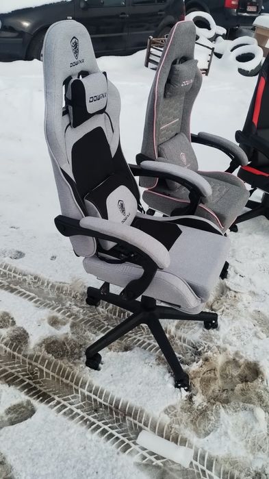 Vand scaune de birou de gaiming cu vibratii in perna si suport