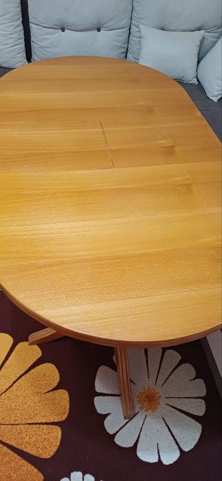 Масивна дървена маса цвят череша