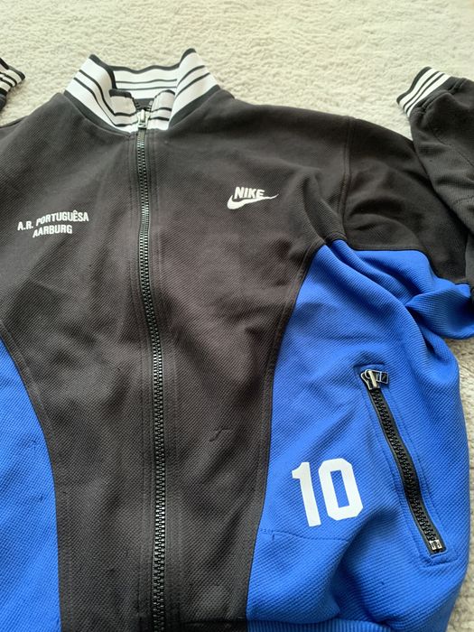 geaca Nike.