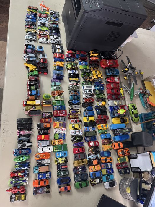 Vind colectie de masinute metalice