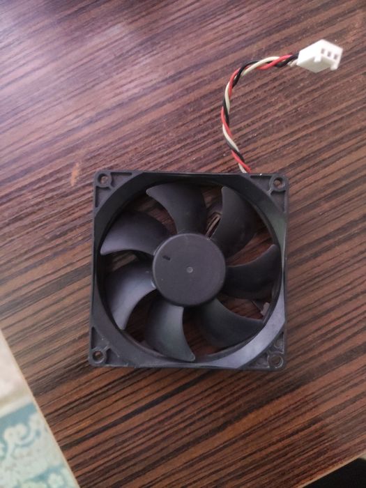 Вентилятор для офисного компа