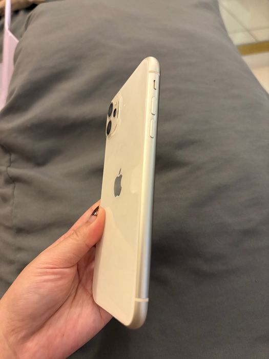 iPhone 11 White 128 gb