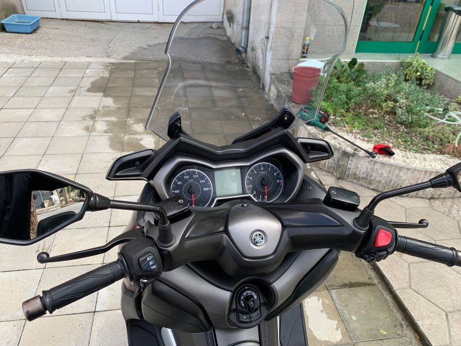 Мотоциклет Ямаха X max