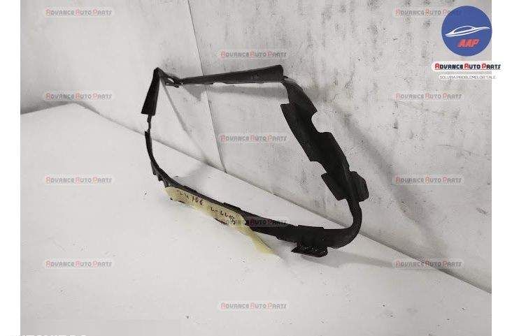 Оригинална дясна фар рамка Мерцедес-Бенц Ц-Клас / Mercedes-Benz C-Clas