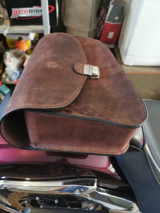 Кожена дисага чанта за мотоциклет