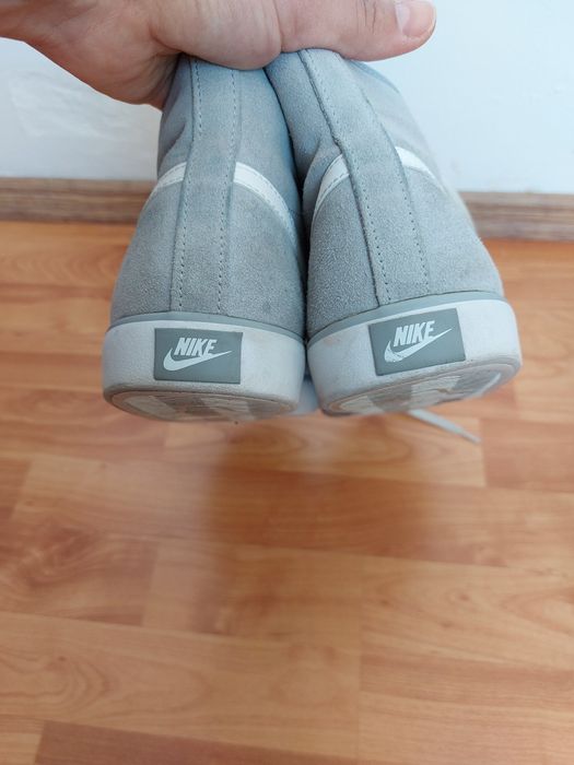 Tenisi  nike barbati  44/45       .