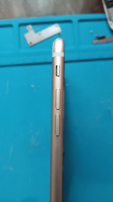 Vând iPhone 7 fara display