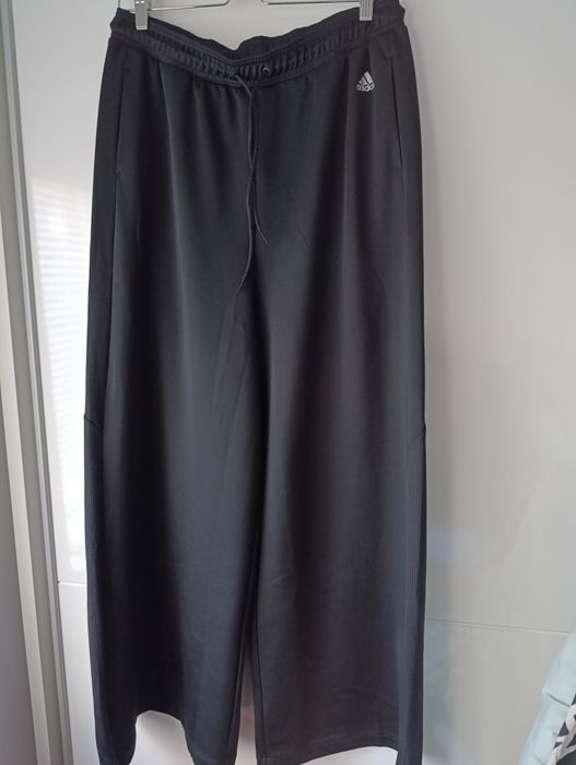 Adidas черно долнище XL