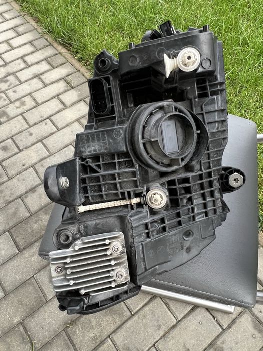 Far mercedes w205 partea stanga