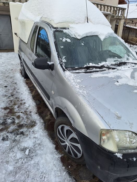 Vând Dacia Logan pick-up