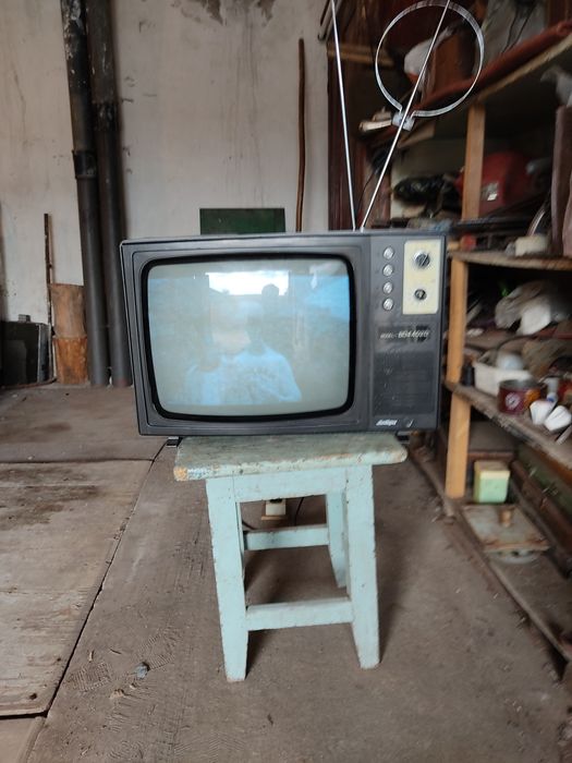 Продам телевизор черно белый