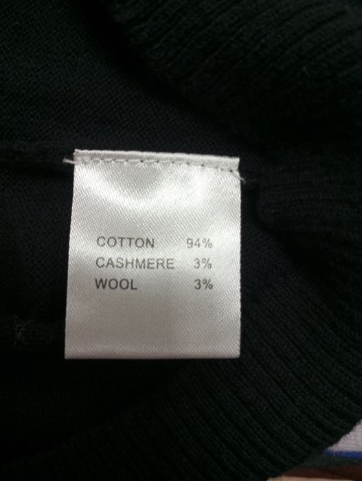 Дамски пуловери с голи рамене.