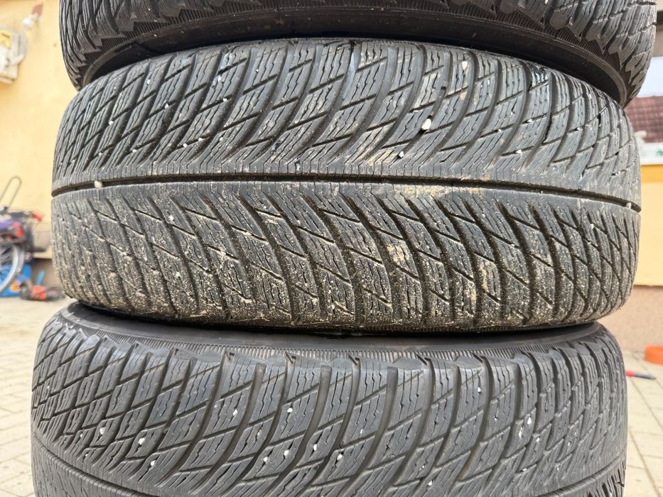 Anvelope 235 60 17 Michelin Alpin