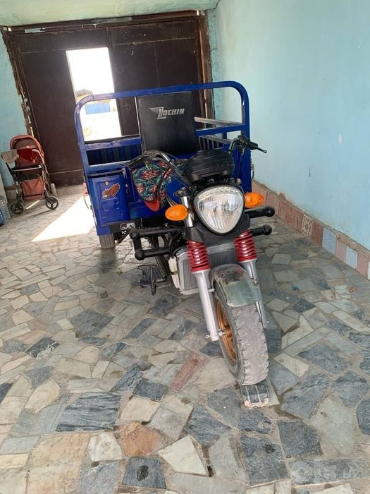 Lochin muravey 210