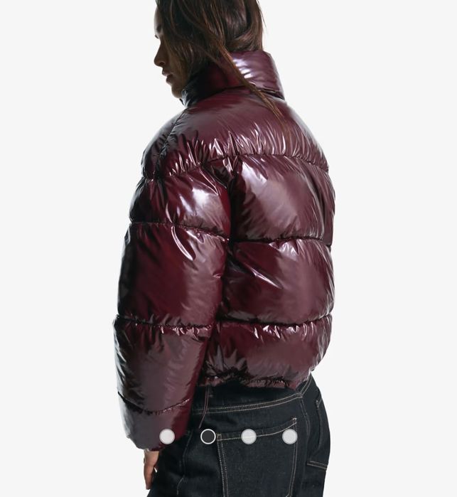 Пухено яке с винилов/лъскав ефект Bershka в бордо