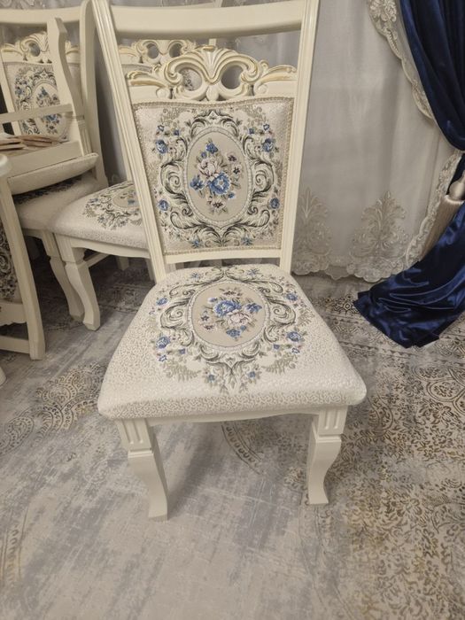 Стол стул сотилади