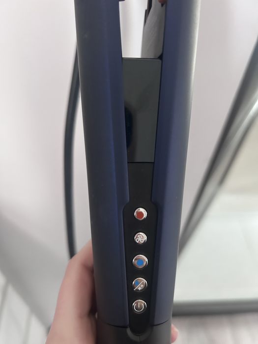 Vând Dyson Airstrait