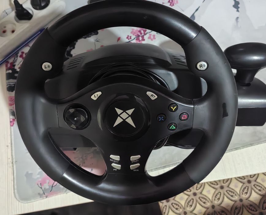 Компьютер с игровфм рулем