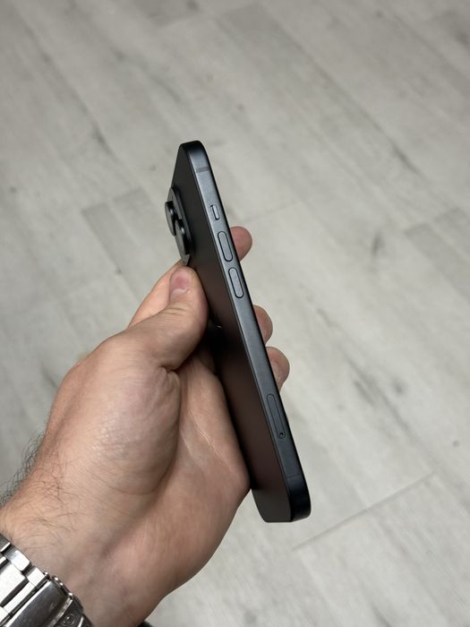 iPhone 15 / 128 GB / Baterie 82% / Negru / MDM