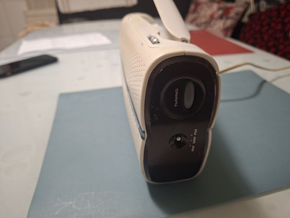 Radio mic Grundig, scala radio cu 3 benzi, inclusiv Antena Satelor, sunet puternic