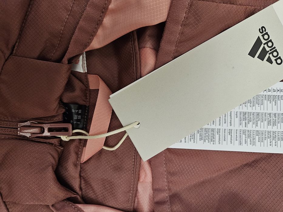 Ново яке Адидас 5-6 год.