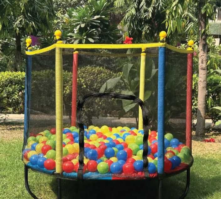 Батут детский, с 100 штук шариками Диаметр-140 см. Доставка бесплатно